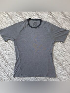 Patagonia Capilene Mens Sz M Gray Cool Lightweight Short Sleeve Shirt